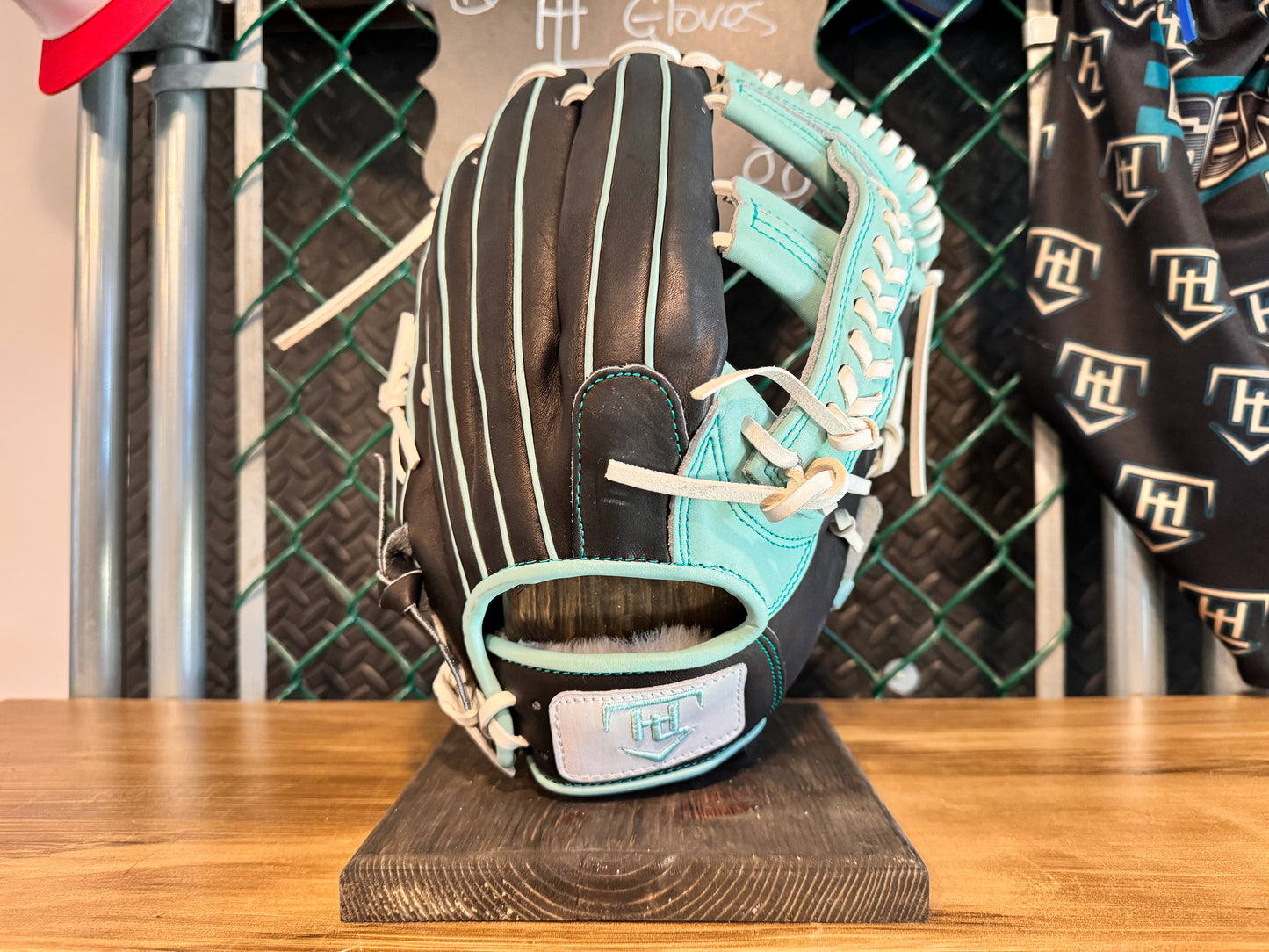 HL Mint & Black Fielding Glove 12.5" RHT