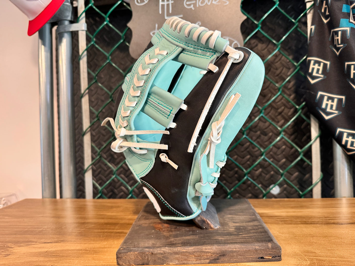 HL Mint & Black Fielding Glove 12.5" RHT