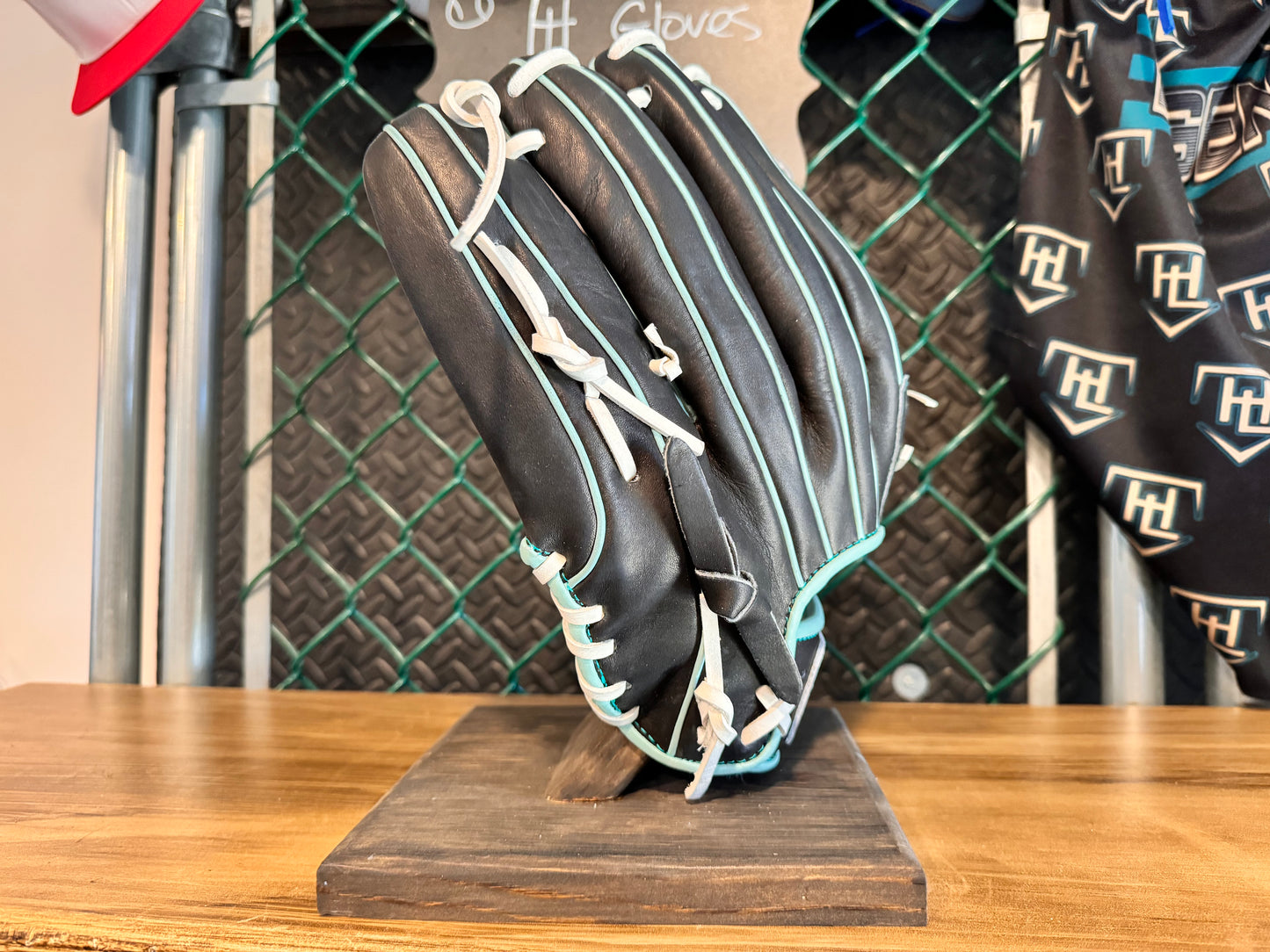 HL Mint & Black Fielding Glove 12.5" RHT